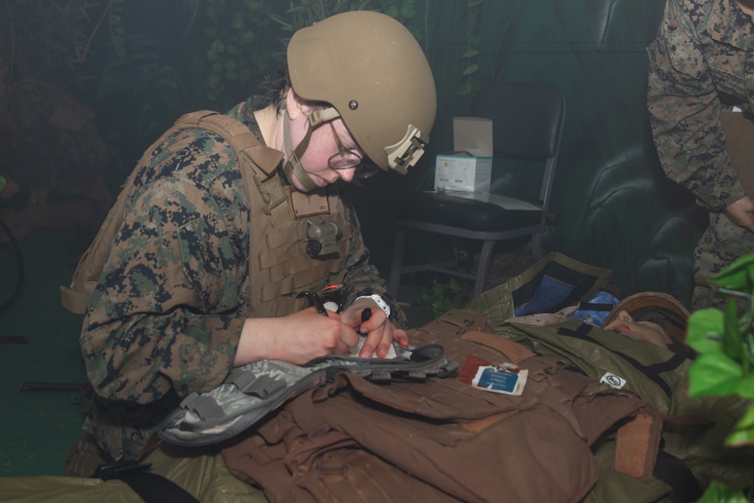 What's Actually in a Military Survival Manual? A Guide to FM 21-76